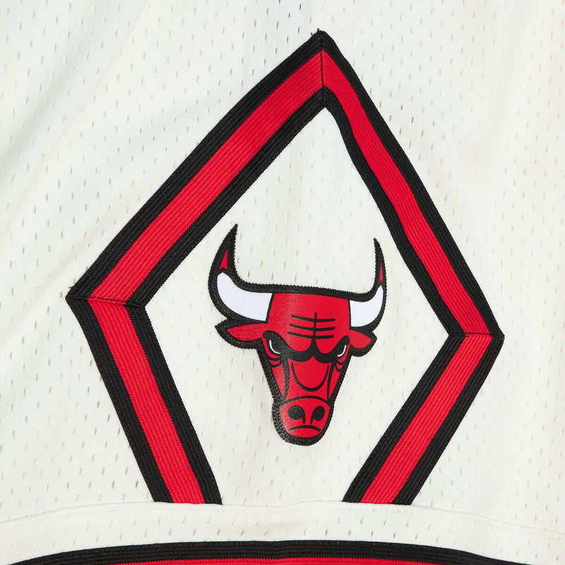NBA CREAM TEAM COLOR SWINGMAN SHORTS BULLS 1997 - Image 1