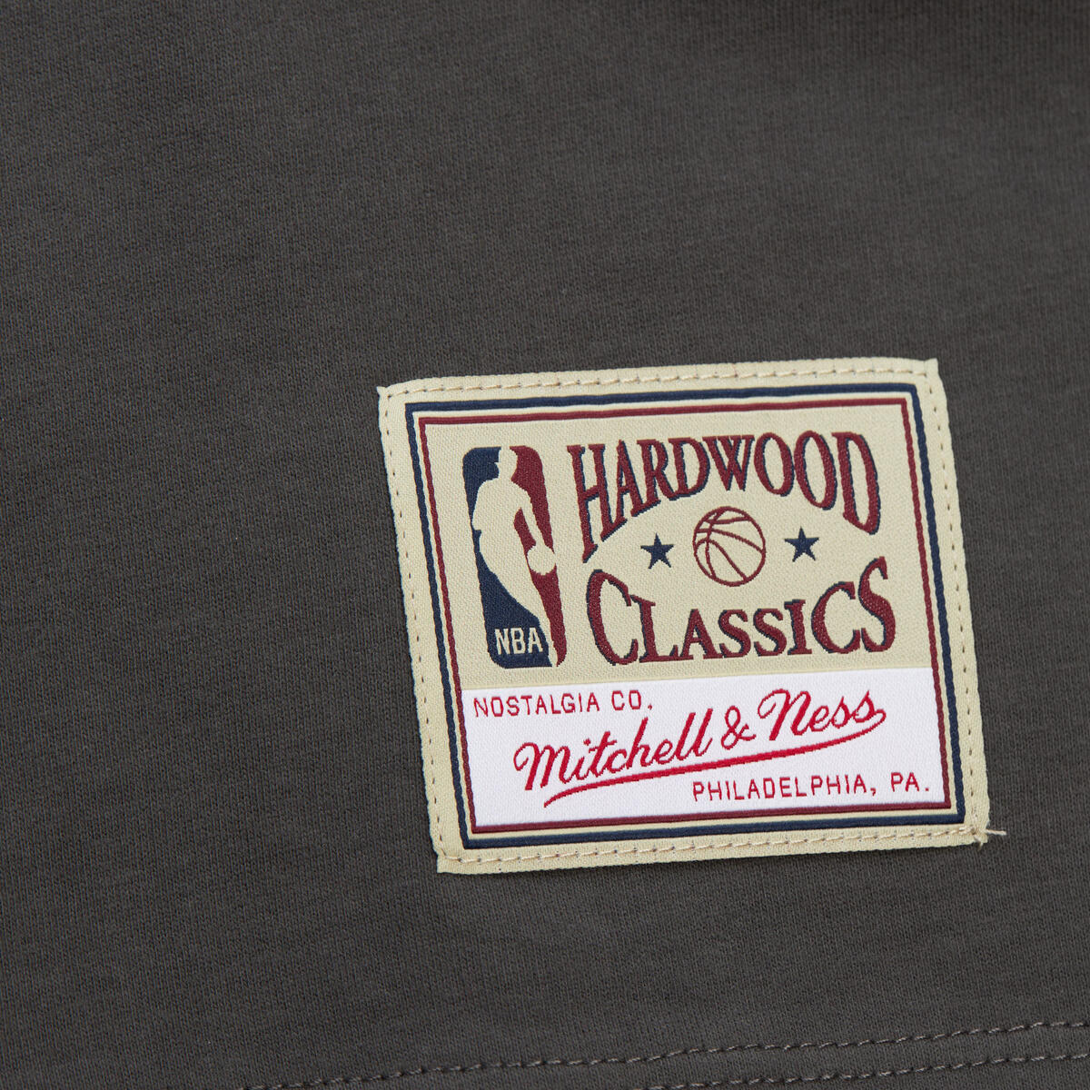 NBA WOMEN'S LOGO BOYFRIEND TEE BULLS - Image 5