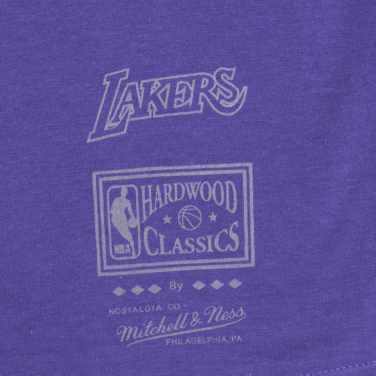 NBA 90S REFLECTIVE STATIC SS PREMIUM TEE LAKERS Purple TCRW6778-LALYYPPPPURP - Image 4