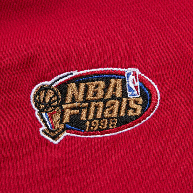 NBA TEAM OG 2.0 PREMIUM SS TEE VINTAGE LOGO BULLS - Scarlet - Image 3