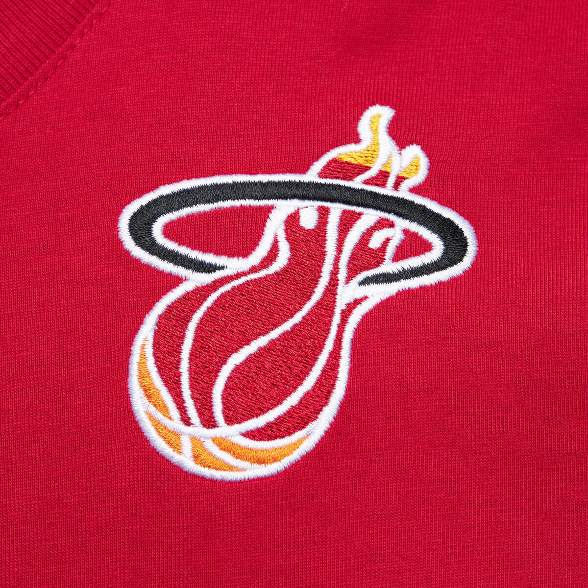 NBA TEAM OG 2.0 PREMIUM SS TEE VINTAGE LOGO HEAT Scarlet TCRW7096-MHEYYPPPSCAR - Image 2