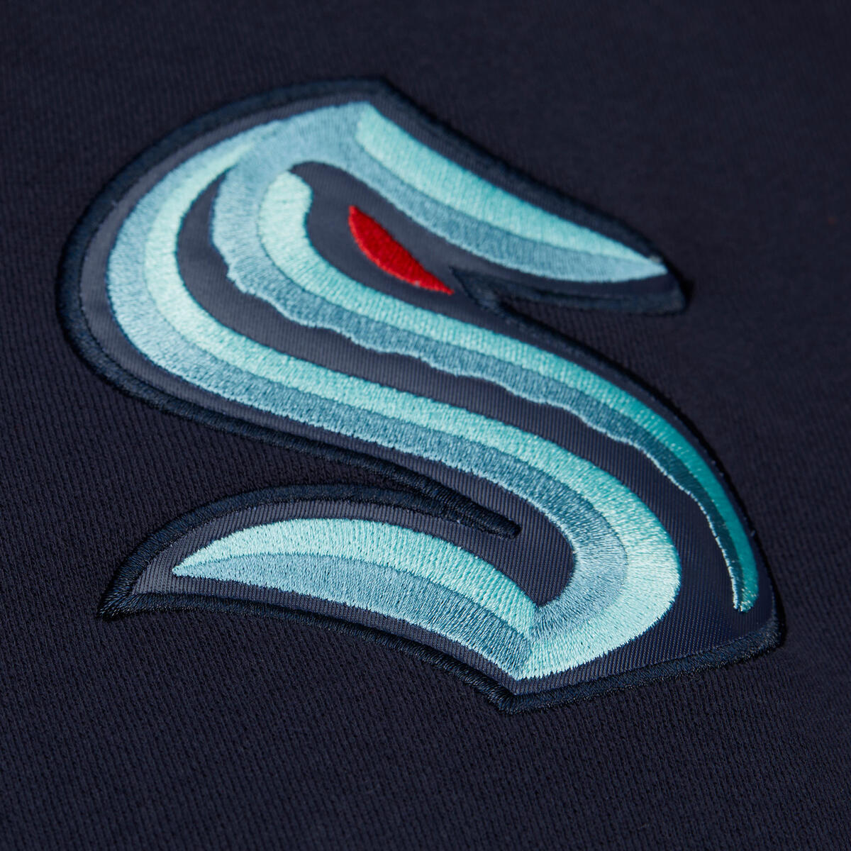 NHL THROW IT BACK QUILTED FLEECE HOODIE SEATTLE KRAKEN - Image 4