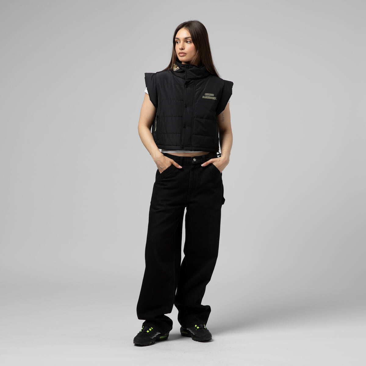 NHL WOMEN'S CROP PUFFER VEST BLACKHAWKS - Image 8