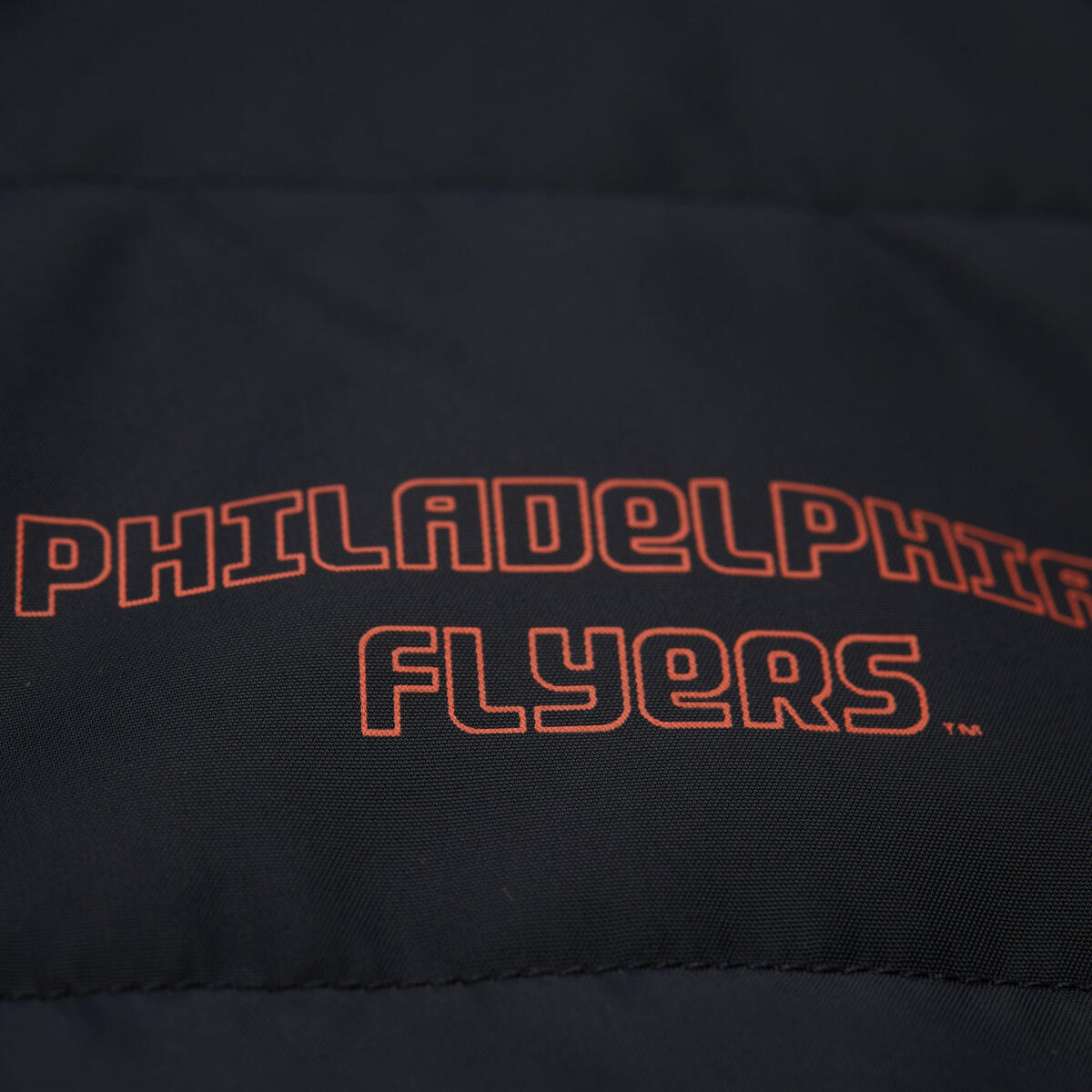 NHL WOMEN'S CROP PUFFER VEST FLYERS - Image 4