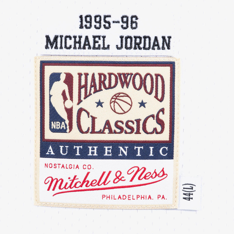 NBA AUTHENTIC HOME JERSEY BULLS 1995 MICHAEL JORDAN - White - Image 3