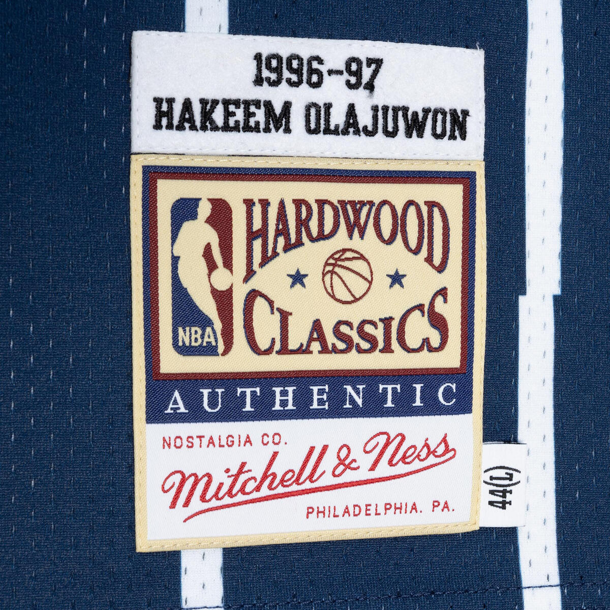NBA AUTHENTIC ROAD JERSEY ROCKETS 1996 HAKEEM OLAJUWON Navy AJY4GS18085-HRONAVY96HOL - Image 4