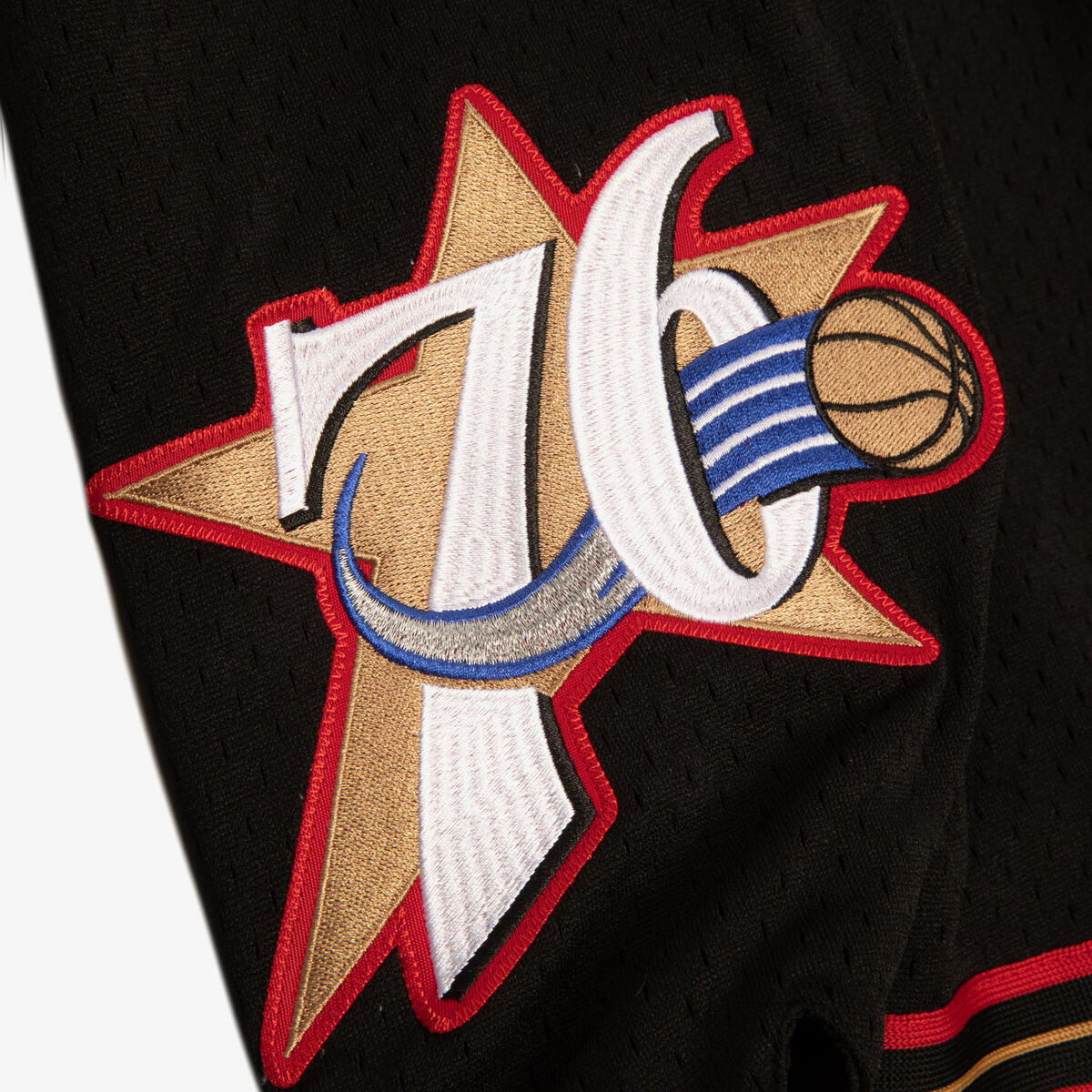 NBA AUTHENTIC ROAD SHORTS 76ERS 97-98 Black ASHRGS18129-P76BLCK97 - Image 3