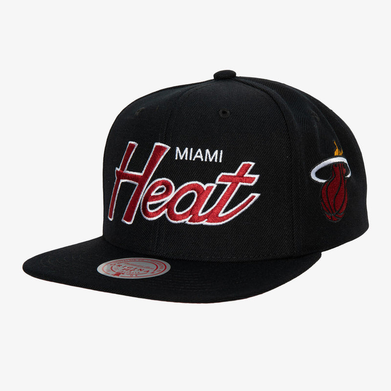 NBA TEAM SCRIPT 2.0 SNAPBACK HEAT Black HHSS3280-MHEYYPPPBLCK - Image 1